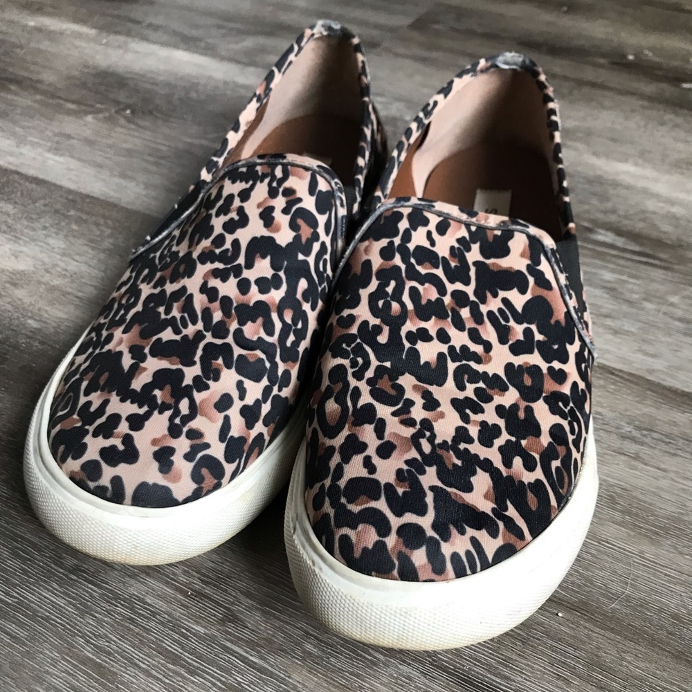Steve Madden Leopard slip ons